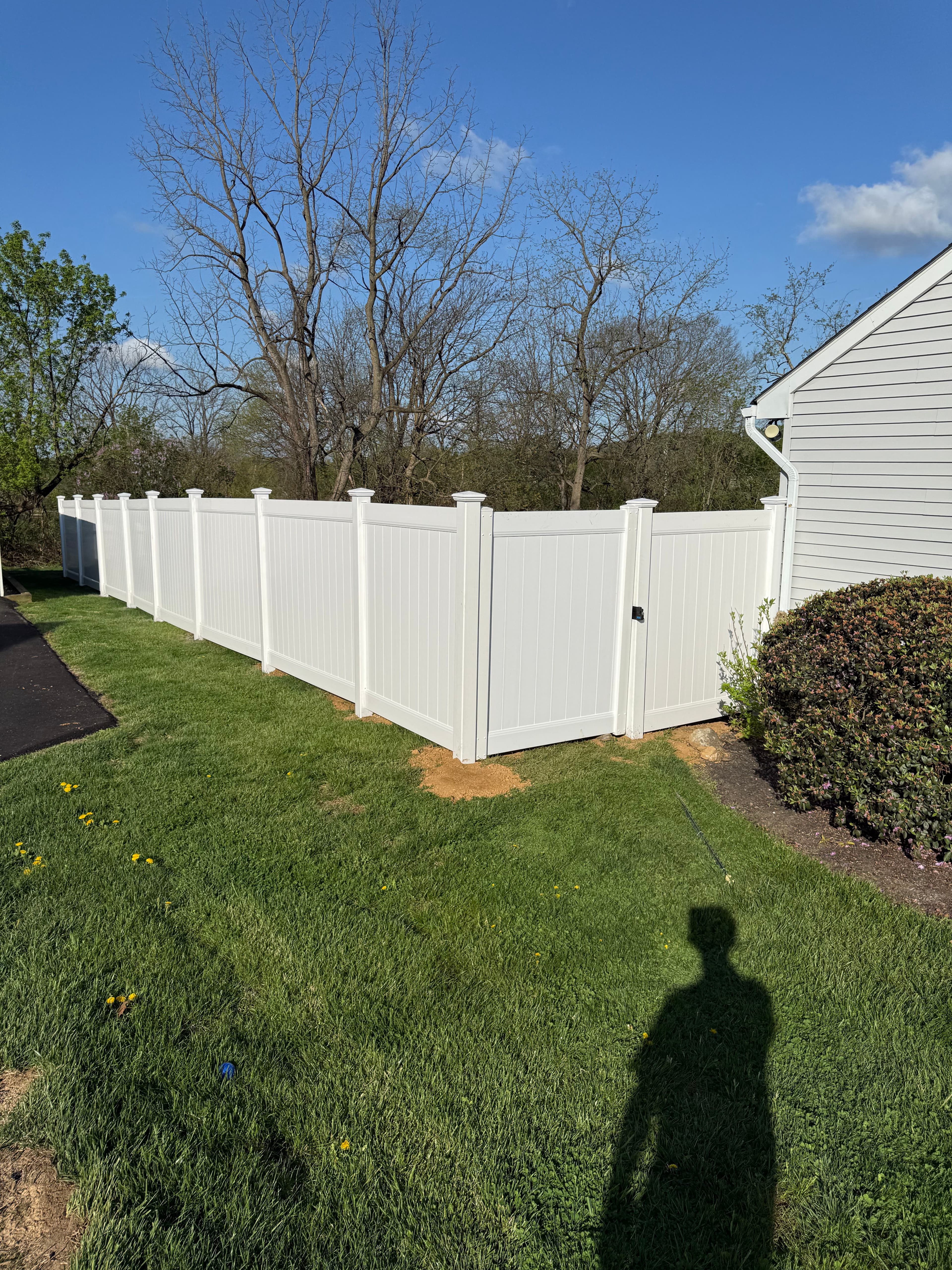 Project 75 Feet of White Vinyl Privacy Fence with Gate image