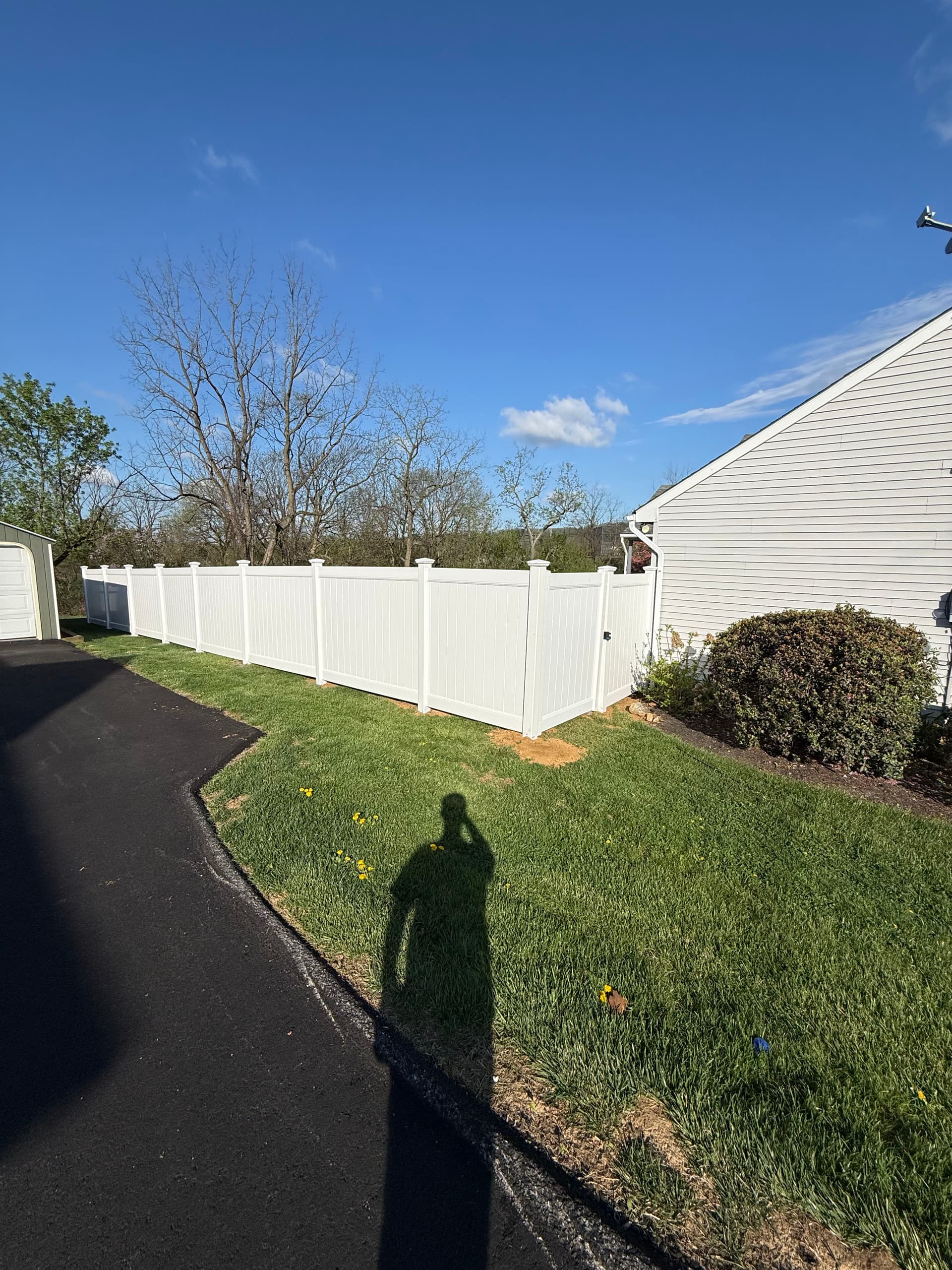 Gallery photos for 75 Feet of White Vinyl Privacy Fence with Gate: Image #1